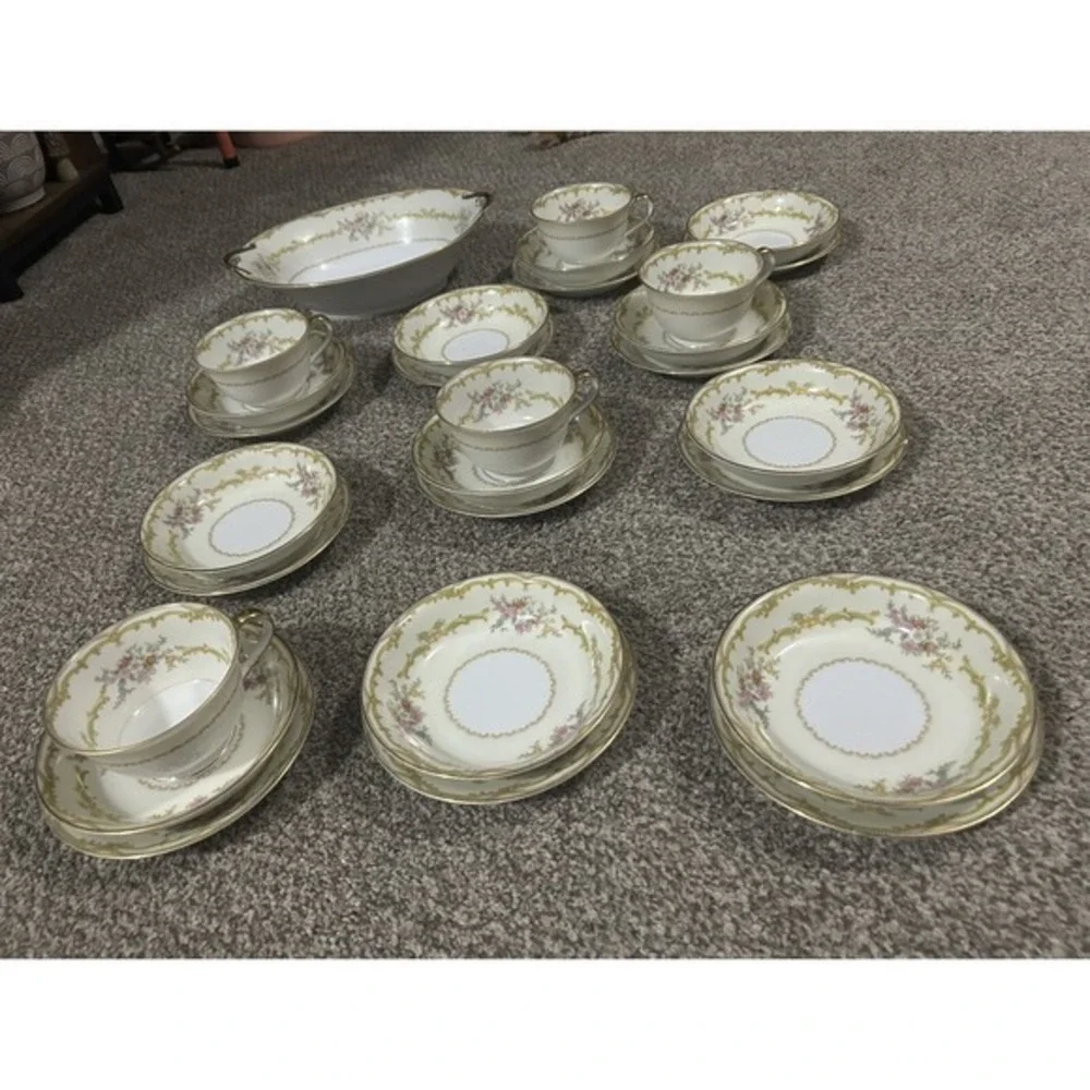 RARE Noritake Japan Dinner Set Hand Painted‎ Floral Golden Trim 28 Piece Gift